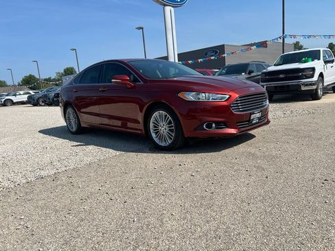 Used 2014 Ford Fusion SE w/ Equipment Group 202A FWD image 2