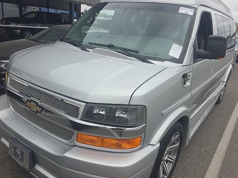 Used 2016 Chevrolet Express 2500 RWD image 19