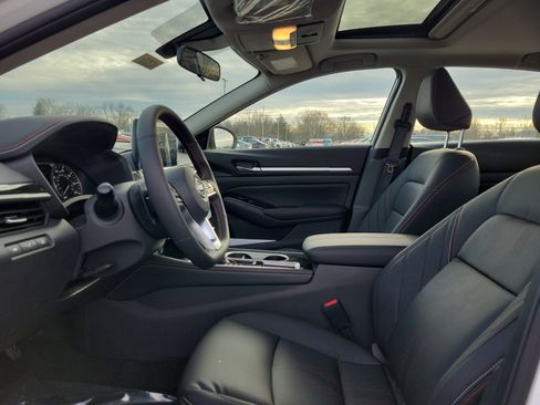 New 2025 Nissan Altima 2.5 SR w/ SR Premium Package image 15