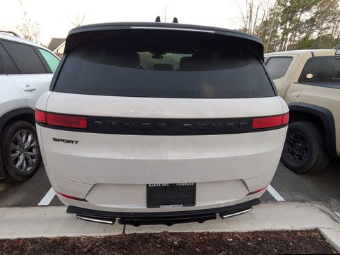 Used 2024 Land Rover Range Rover Sport Dynamic SE image 5