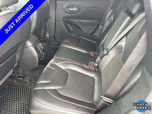 Used 2020 Jeep Cherokee Trailhawk w/ Cold Weather Group AWD/4WD image 18
