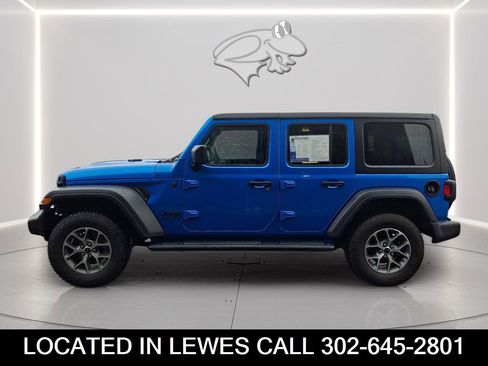 Used 2024 Jeep Wrangler Sport S image 2