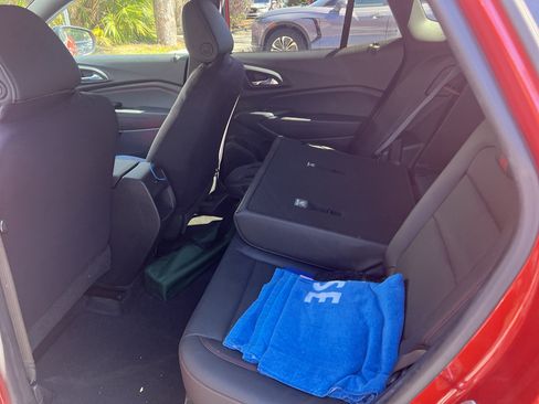 Used 2024 Chevrolet Trax RS w/ Sunroof Package image 16