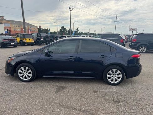 Used 2022 Toyota Corolla LE image 5