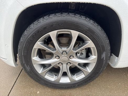 Certified 2019 Jeep Grand Cherokee Summit w/ Platinum Series Group image 4