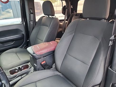 Used 2020 Jeep Wrangler Sport AWD/4WD image 10
