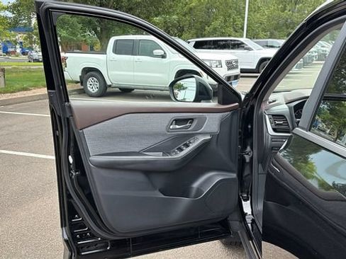 Certified 2023 Nissan Rogue SV AWD/4WD image 8
