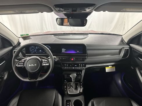 Certified 2025 Kia Seltos SX w/ SX Sunroof Package image 12