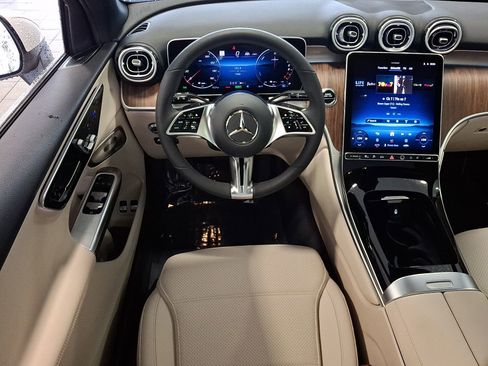 Certified 2025 Mercedes-Benz GLC 350e 4MATIC image 11