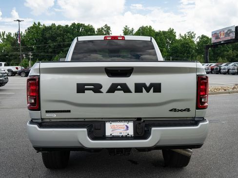 Used 2026 RAM 2500 Big Horn AWD/4WD image 8