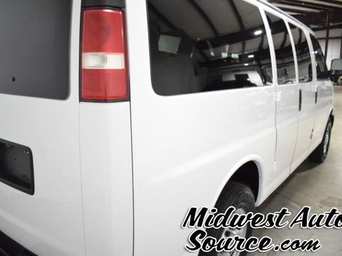 Used 2018 Chevrolet Express 2500 LS w/ Driver Convenience Package RWD image 5
