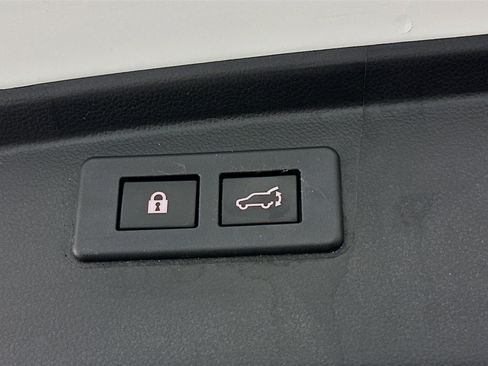 Used 2020 Subaru Outback Touring XT image 32