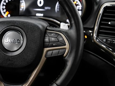 Used 2015 Jeep Grand Cherokee Overland AWD/4WD image 28