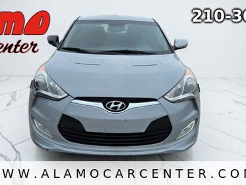 Used 2013 Hyundai Veloster RE:MIX Edition FWD image 8