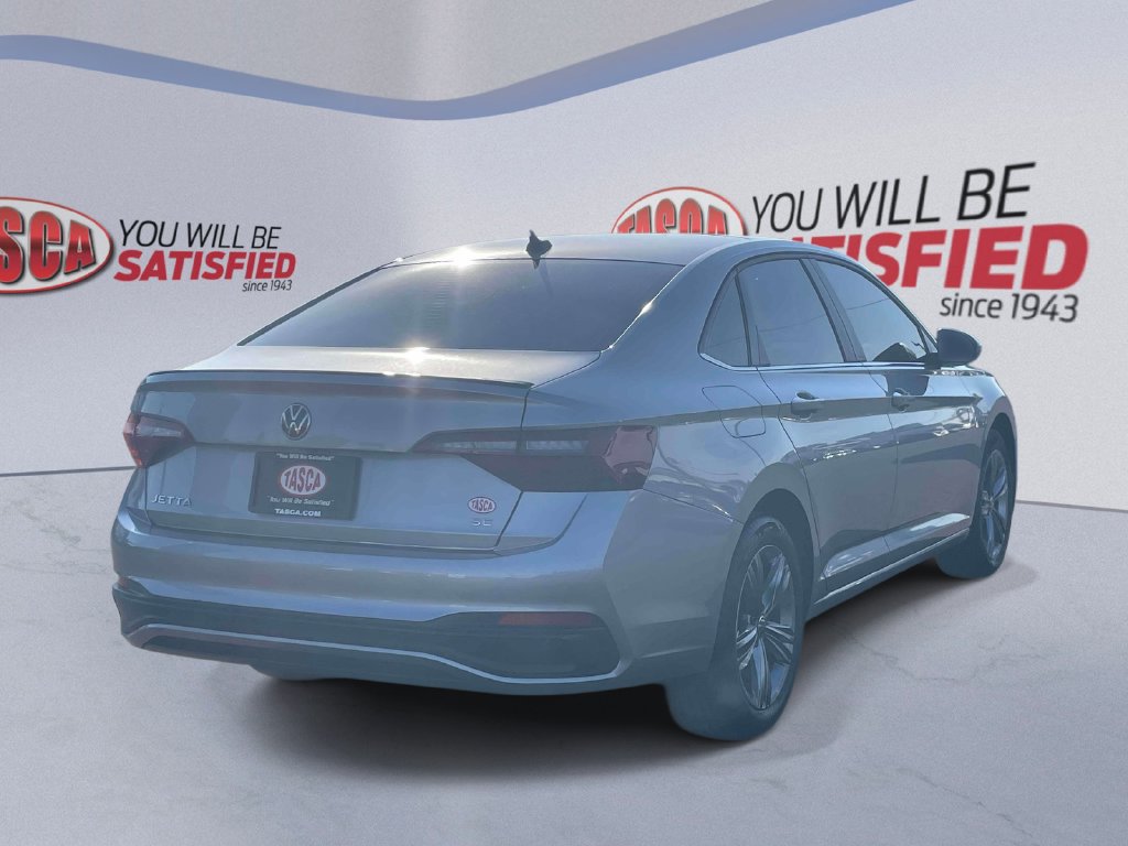 Used 2024 Volkswagen Jetta SE w/ Panoramic Sunroof Package FWD image 6