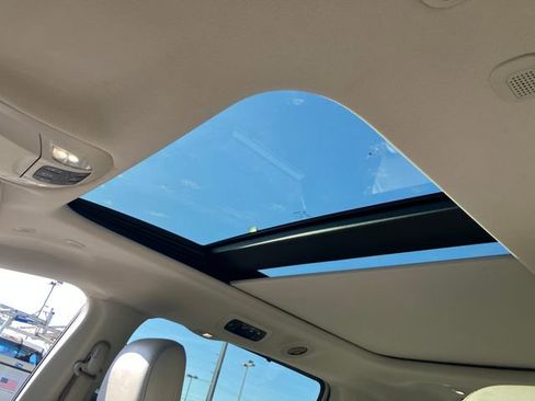 Used 2020 Chrysler Pacifica Limited FWD image 15