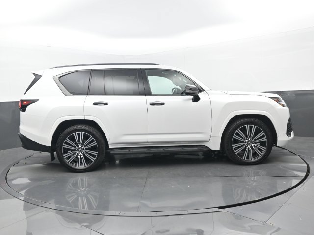 Used 2024 Lexus LX 600 4WD w/ Appearance Package image 2