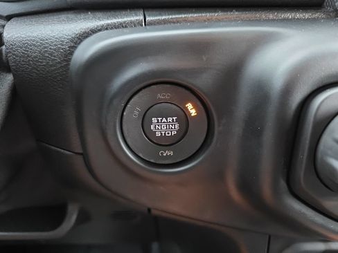 Used 2021 Jeep Wrangler Unlimited Sahara AWD/4WD image 32