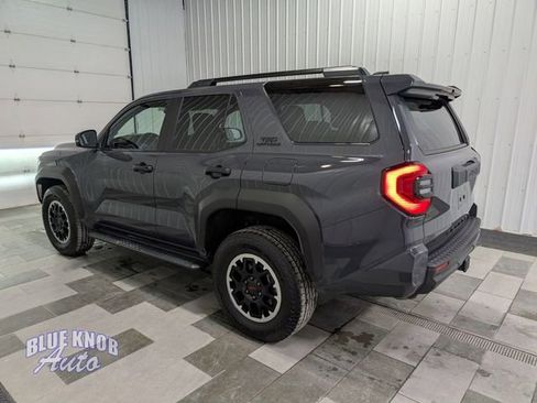 Used 2025 Toyota 4Runner TRD Off-Road image 2