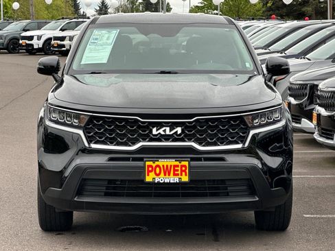 Used 2022 Kia Sorento LX AWD/4WD image 9