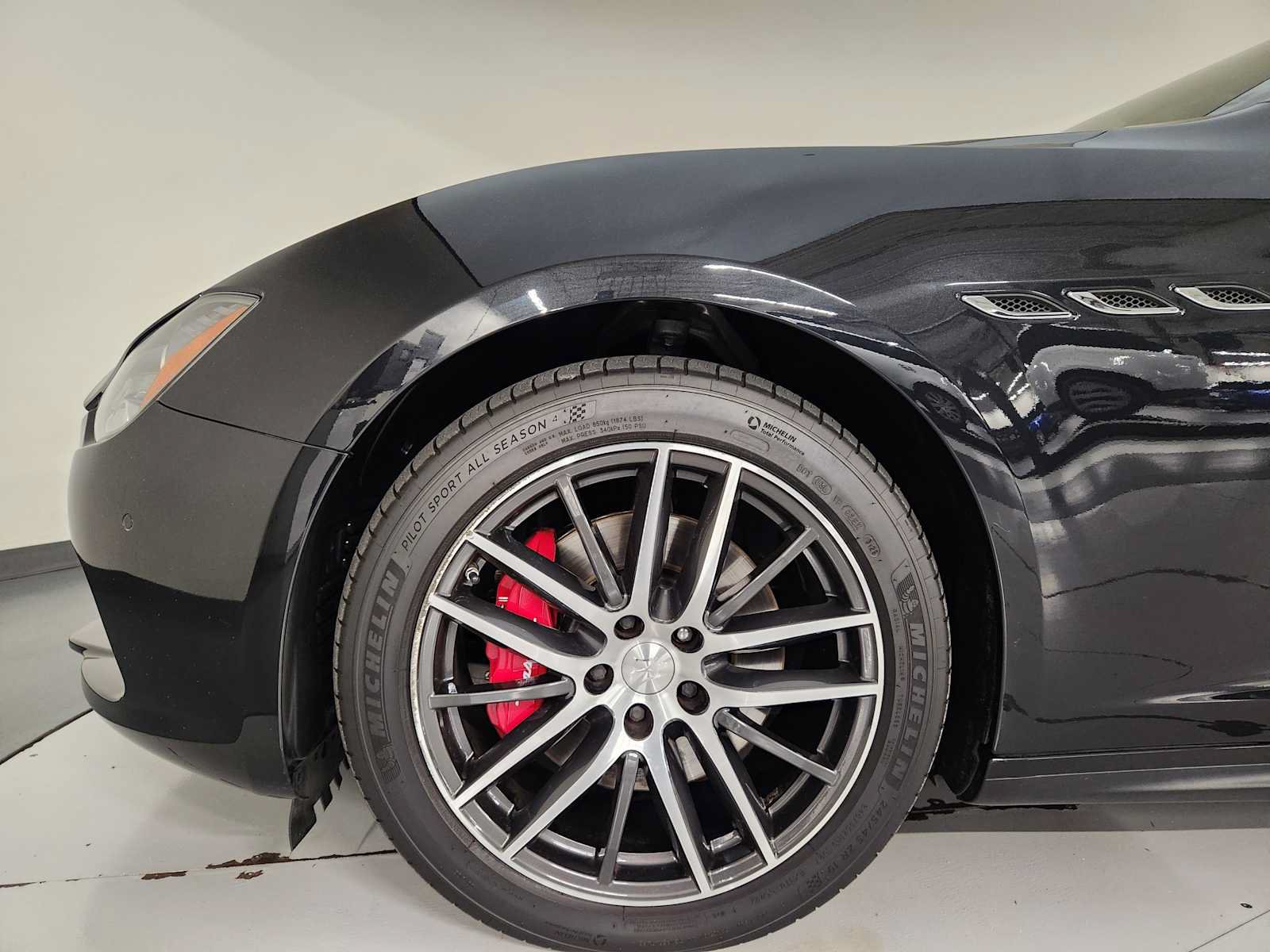 Used 2017 Maserati Ghibli RWD image 11