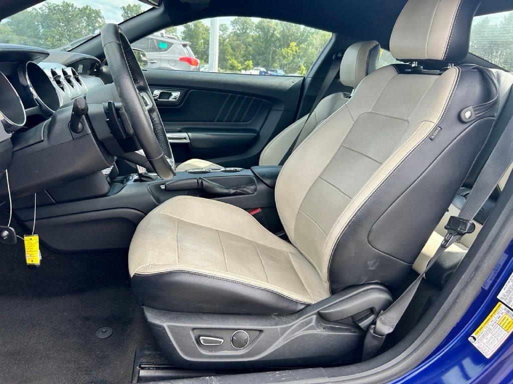 Used 2016 Ford Mustang Premium RWD image 12