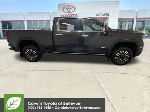 Used 2024 GMC Sierra 3500 Denali Ultimate image 9