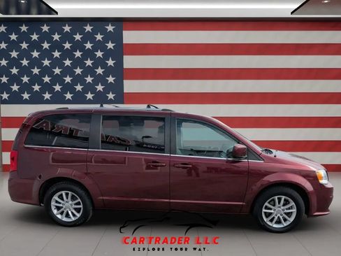 Used 2018 Dodge Grand Caravan SXT FWD image 4