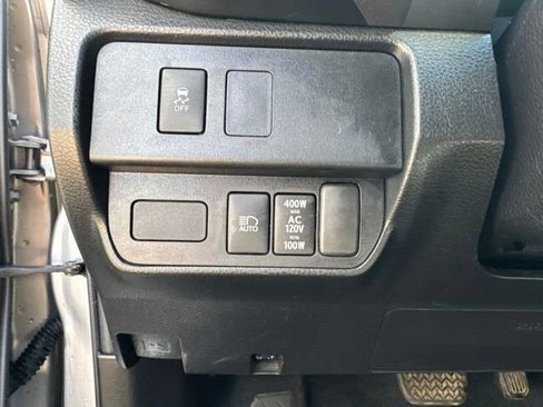 Used 2021 Toyota Tacoma TRD Off-Road w/ TRD Premium Off Road Package AWD/4WD image 15