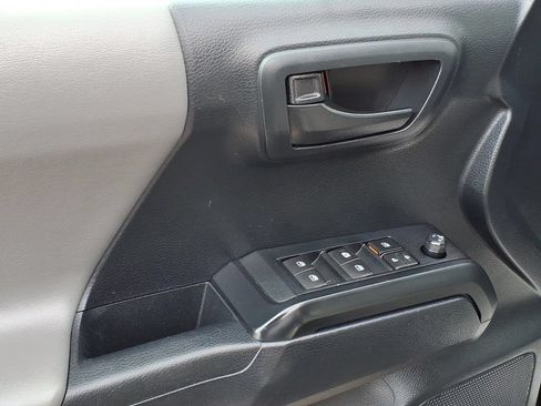 Used 2019 Toyota Tacoma SR w/ SR Convenience Package AWD/4WD image 11