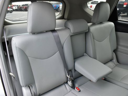 Used 2012 Toyota Prius V Five FWD image 29