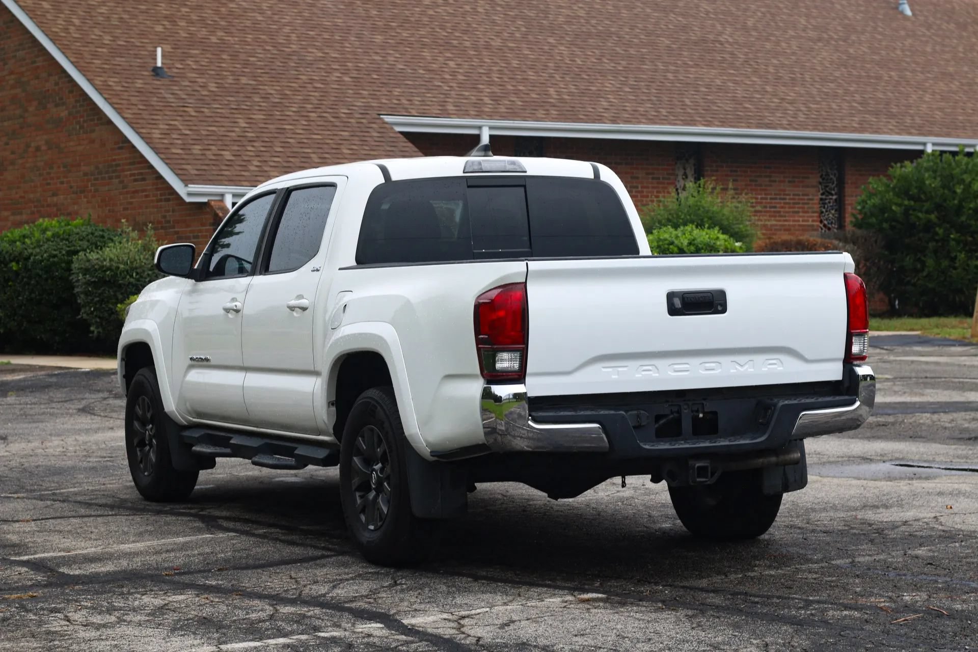 Used 2021 Toyota Tacoma SR5 RWD image 2