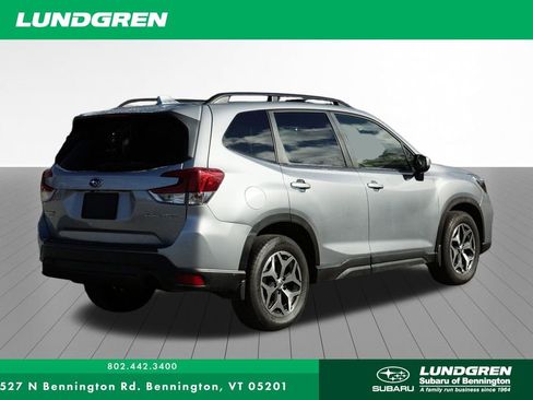 Used 2021 Subaru Forester Premium image 3
