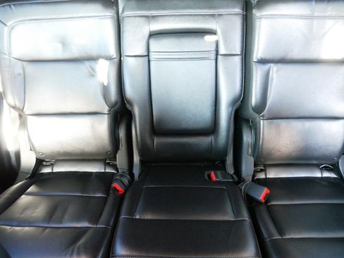 Used 2020 Ford Explorer XLT w/ Equipment Group 202A image 13