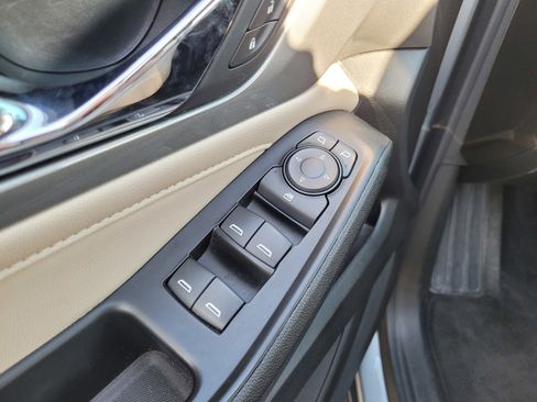 Used 2023 Chevrolet Traverse LS image 26