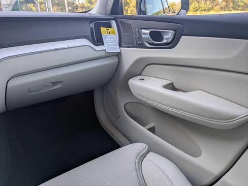 New 2026 Volvo XC60 B5 Ultra w/ Protection Package Premier AWD/4WD image 9