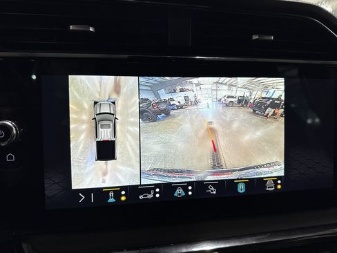 Used 2023 GMC Sierra 1500 AT4 w/ AT4 Premium Package AWD/4WD image 13