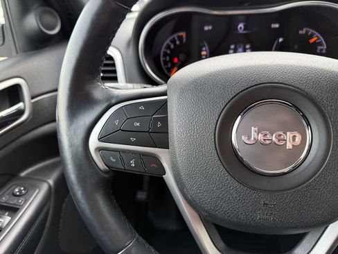 Used 2018 Jeep Grand Cherokee Laredo image 15