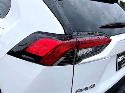 Used 2024 Toyota RAV4 LE AWD/4WD image 28