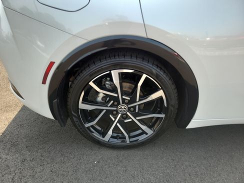 Certified 2023 Toyota Prius Prime FWD image 11