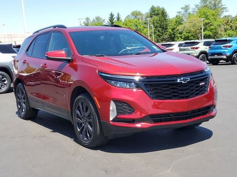 Used 2024 Chevrolet Equinox RS AWD/4WD image 2