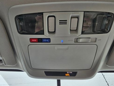 Used 2017 Subaru Outback 2.5i Premium image 39