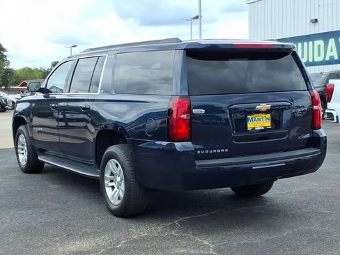 Used 2020 Chevrolet Suburban LT w/ Luxury Package RWD image 7