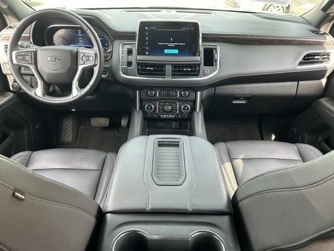 Used 2024 Chevrolet Tahoe Z71 w/ Luxury Package AWD/4WD image 16