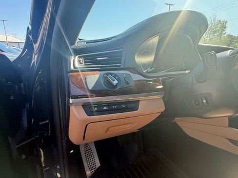 Used 2014 BMW 750i xDrive AWD/4WD image 13