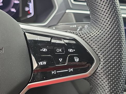 Certified 2024 Volkswagen Tiguan SEL R-Line AWD/4WD image 18