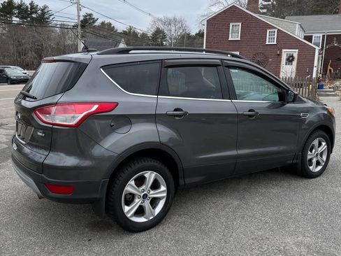 Used 2016 Ford Escape SE w/ Equipment Group 201A image 3
