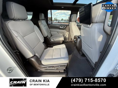 Used 2021 GMC Yukon XL SLT w/ SLT Premium Package image 33