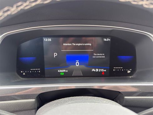 Used 2022 Volkswagen Tiguan SE image 17