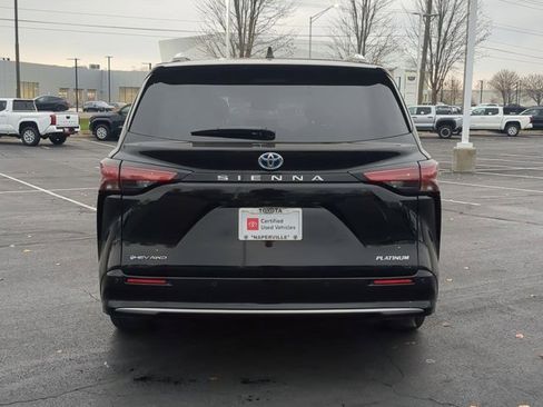 Certified 2025 Toyota Sienna Platinum image 6